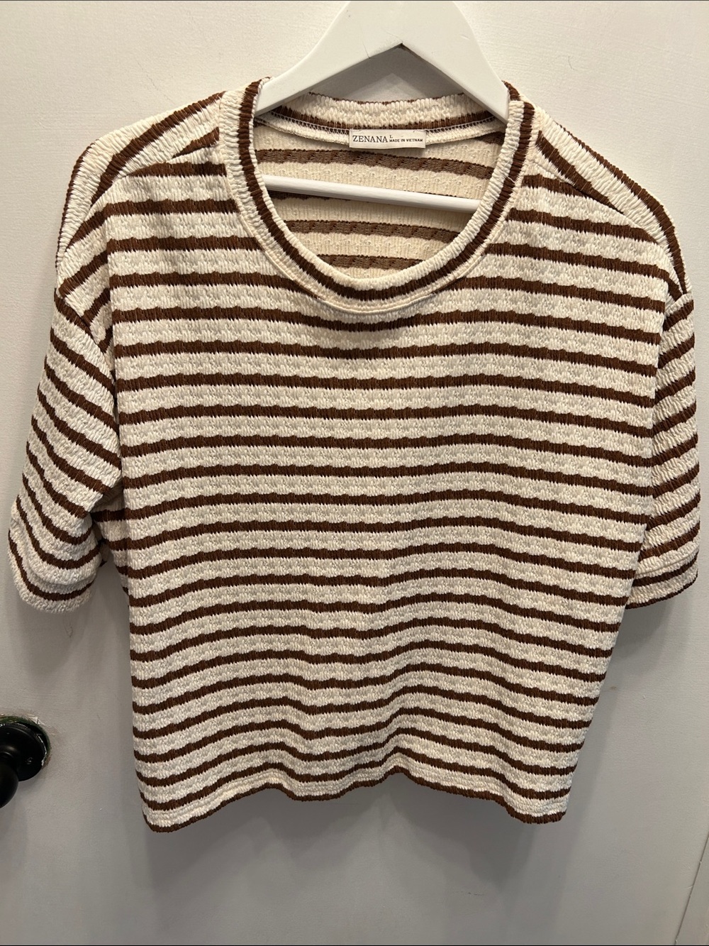 Striped Short Set .Knit Top and Matching Shots in Cream and Brown Never Worn - Picture 7 of 10